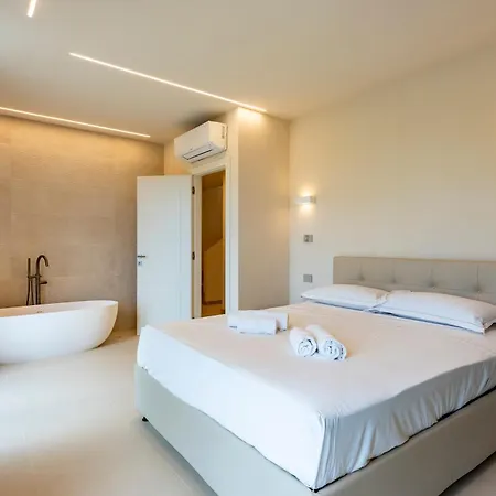 Relais Le Torri In Verici With Private Pool * カザルツァ・リーグレ