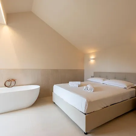 Relais Le Torri In Verici With Private Pool * カザルツァ・リーグレ